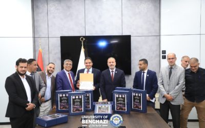 كلية الاقتصاد بجامعة بنغازي تُسلّم ملف الاعتماد المؤسسي إلى رئاسة الجامعة