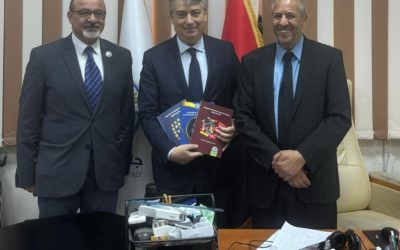 مركز اللغات بجامعة بنغازي يستقبل القنصل الإيطالي الجديد لتعزيز التعاون الأكاديمي والثقافي