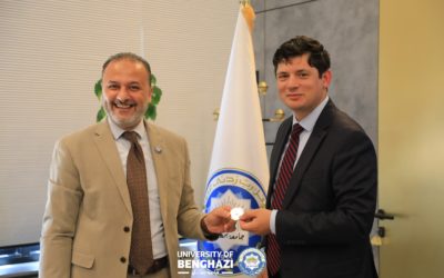 رئيس جامعة بنغازي يبحث تعزيز التعاون الأكاديمي مع السفارة الأمريكية ويستعرض مشاريعها التطويرية
