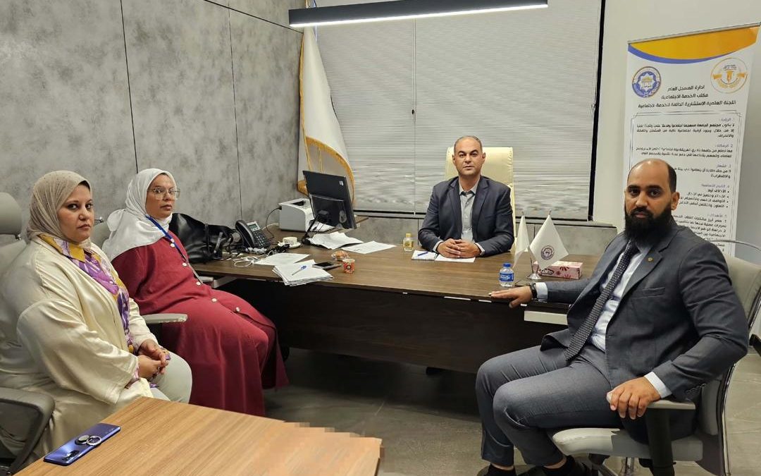 المسجل العام يعقد اجتماعًا تنسيقيًا لتعزيز التعاون في تنفيذ البرامج الاجتماعية والتوعوية داخل الحرم الجامعي