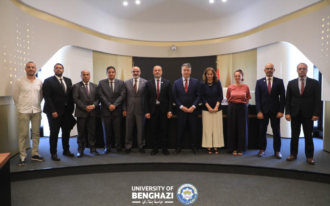رئيس جامعة بنغازي يستقبل القنصل العام الإيطالي لبحث تعزيز التعاون الأكاديمي مع الجامعات الإيطالية
