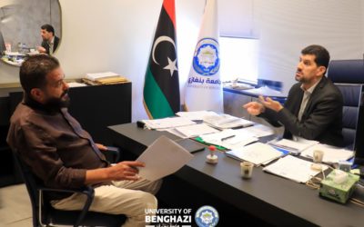 الكاتب العام يبحث مع مدير إدارة الشؤون الفنية والمشروعات خطط العمل بالكليات وآليات الإشراف والصيانة