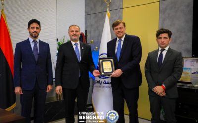 رئيس جامعة بنغازي يستقبل السفير الإسباني لدى ليبيا لبحث آفاق التعاون الأكاديمي والثقافي