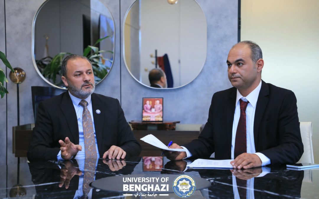 رئيس جامعة بنغازي يعتمد قوائم تنسيب أكثر من 13 ألف طالب وطالبة للعام الجامعي 2026–2027