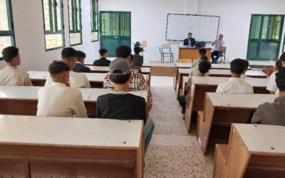 جامعة بنغازي تنظم محاضرة إرشادية للطلبة الجدد بكلية الاقتصاد – فرع الأبيار