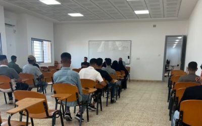 جامعة بنغازي تنظّم محاضرة إرشادية لطلبة كلية الاقتصاد – فرع توكرة