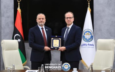 رئيس جامعة بنغازي يبحث مع السفير البريطاني تعزيز التعاون الأكاديمي والبحثي ويفتح آفاقًا جديدة للشراكة بين الجامعات